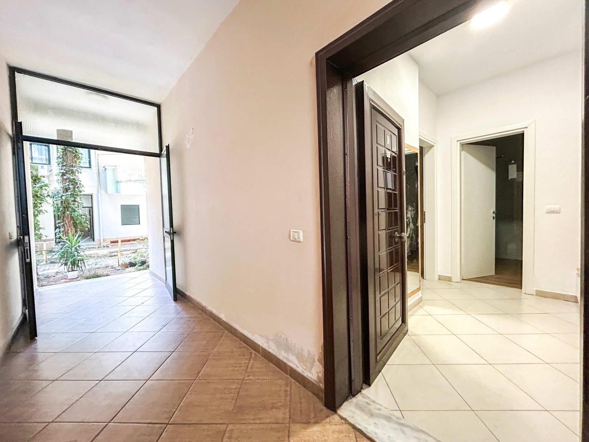 Mali I Robit 857 Apartament Golem (Tirana)