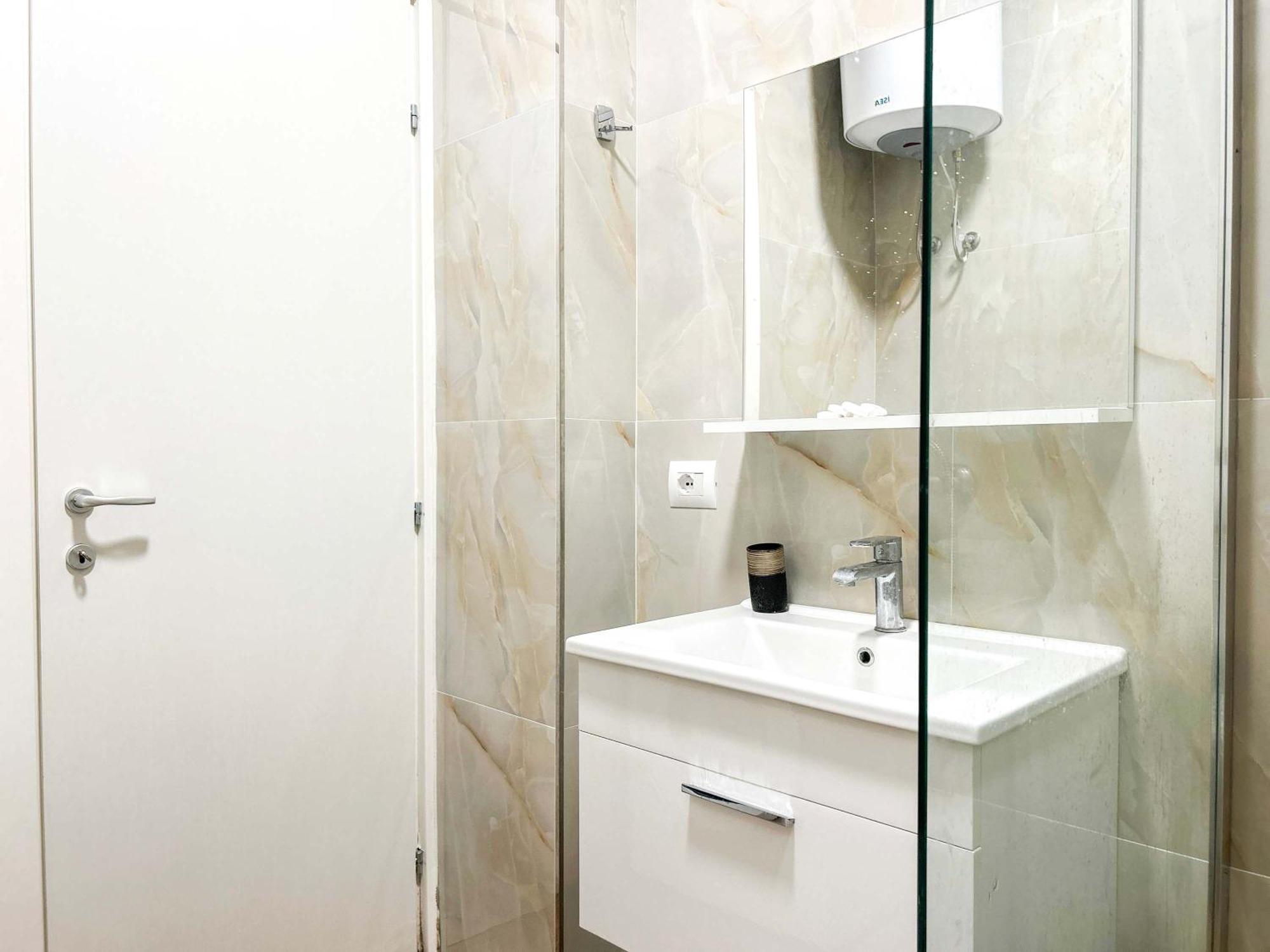 Mali I Robit 857 Apartament Golem (Tirana)